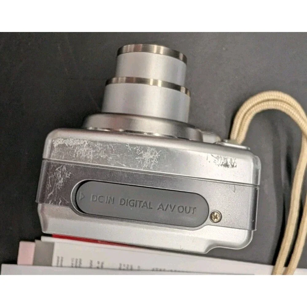 Canon PowerShot A560 7.1 MP Digital Camera With 4x Optical Zoom Silver No Card